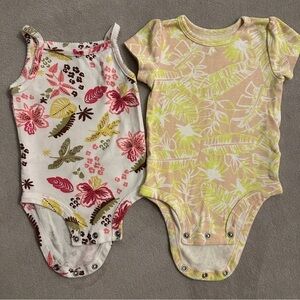 EUC Carter’s 2pc Baby Girl Onesie Set, Pink & Yellow Tropical, 6-9 Months